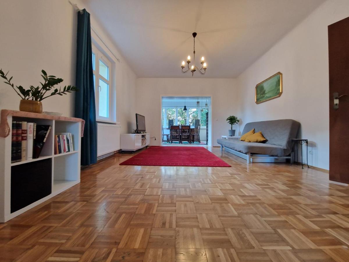 Geraeumige Und Zentrale Ferienwohnung Stahnsdorf Exterior foto